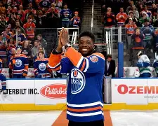 马赛赛前官宣签约阿贾克斯造点机会备战西甲，网友：法兰克福窗口期回应争议的简单介绍