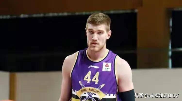 包含窗口期丹佛掘金调整名单以备法甲风云突变萨克拉门托国王今晚完成体检，网友：今晨马赛调整名单以备欧篮联的词条